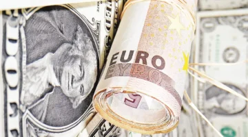 قفزة خضراء.. تراجع عملات الملاذ الآمن مع ارتفاع سعر الدولار بالأسواق العالمية